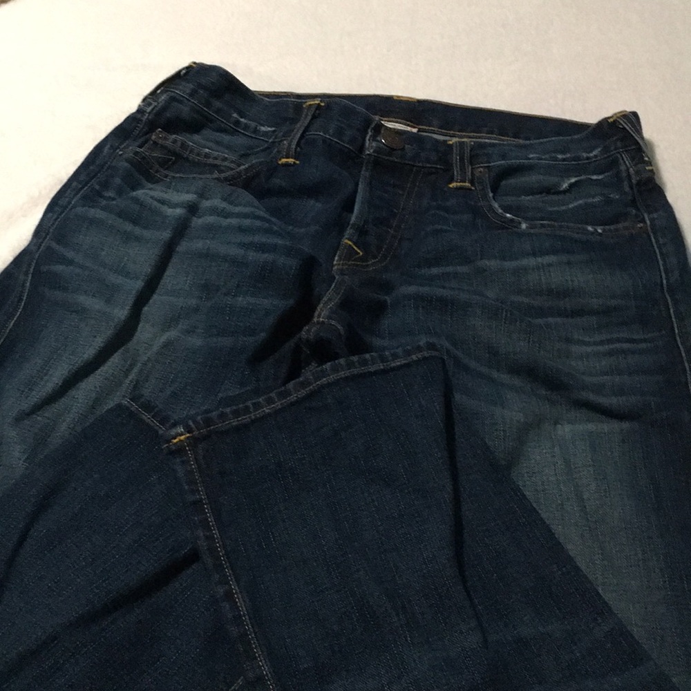 True Religion Brand 4 button closure two front pockets two back pockets size 31